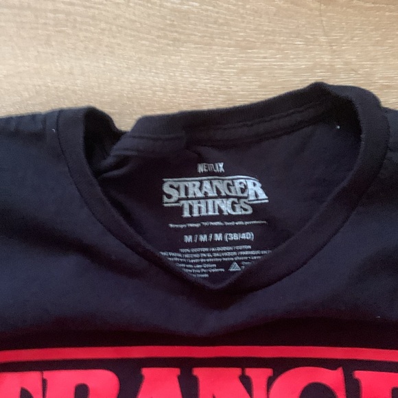 Womens Stranger Things t-shirt size M. Very good condition - Picture 3 of 3